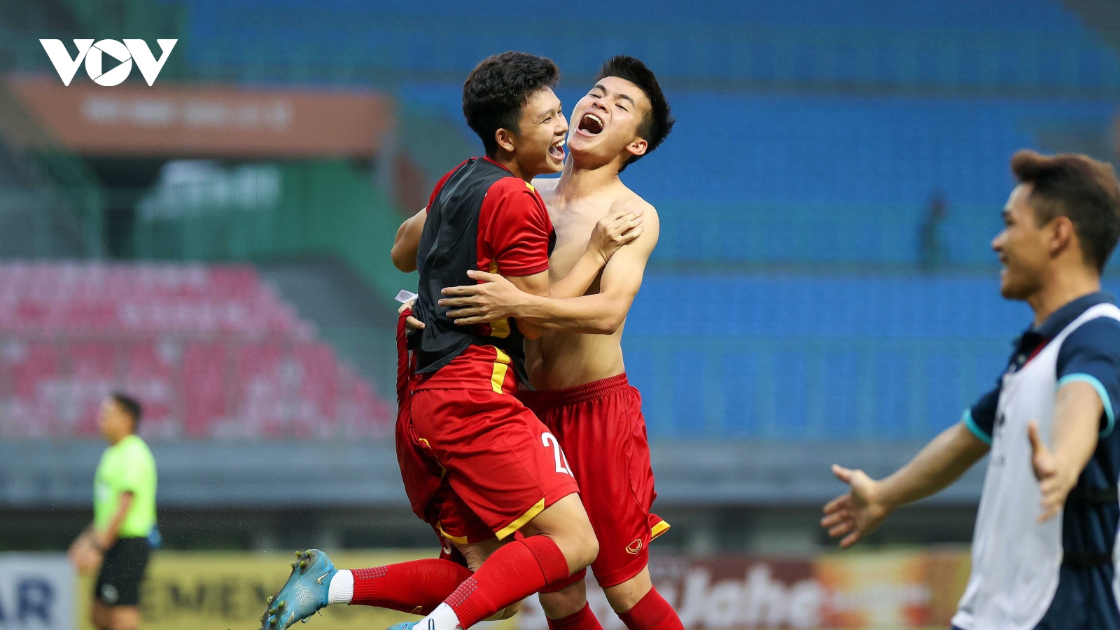 HLV Đinh Thế Nam: “U19 Việt Nam bản lĩnh và may mắn hơn U19 Thái Lan”