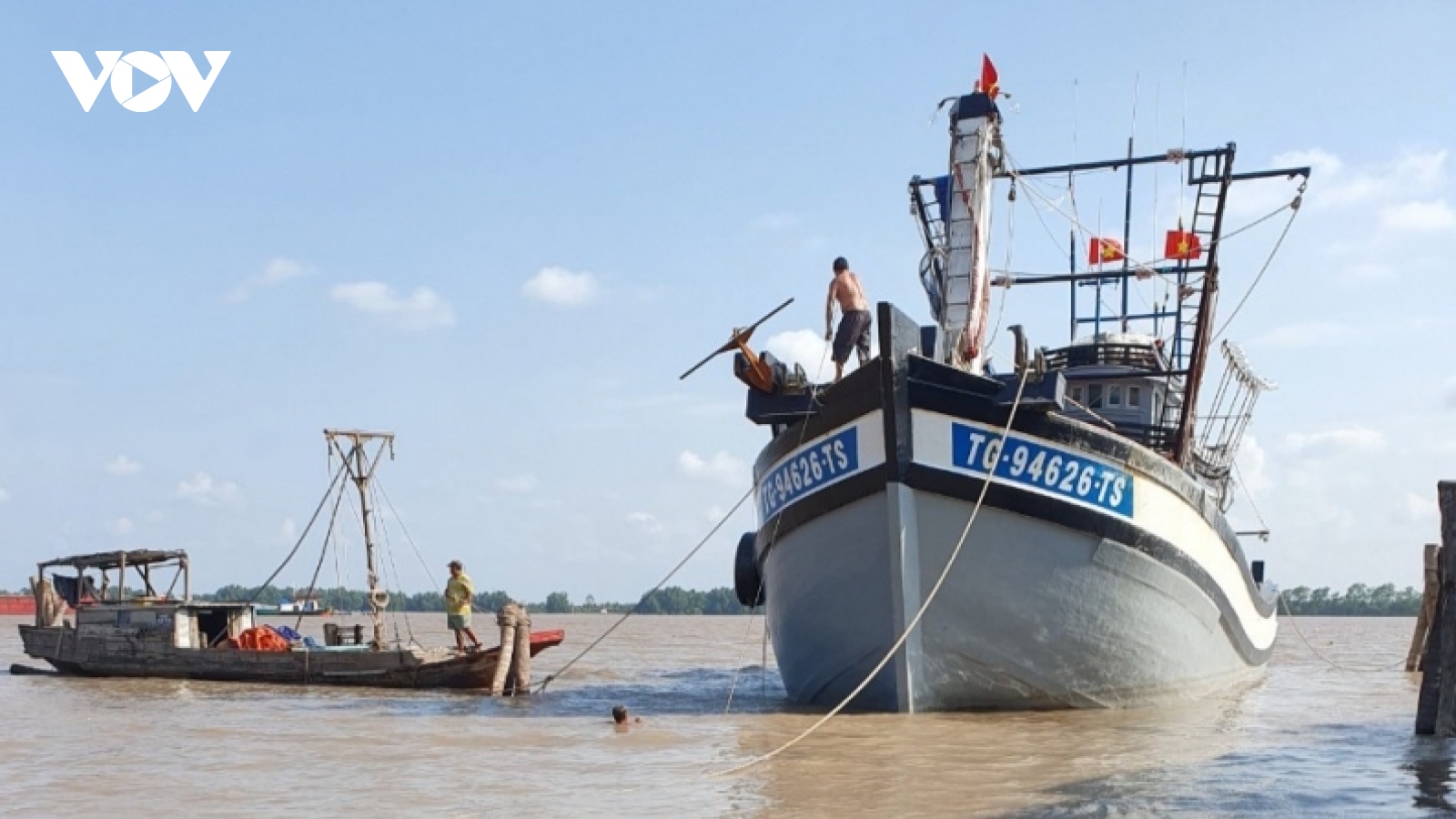 Đoàn tàu đánh cá theo Nghị định 67 ở tỉnh Tiền Giang “tiến thoái lưỡng nan”?