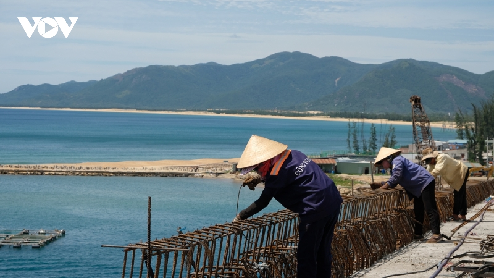 Cầu vượt biển Đề Gi mở ra không gian phát triển mới ở Bình Định