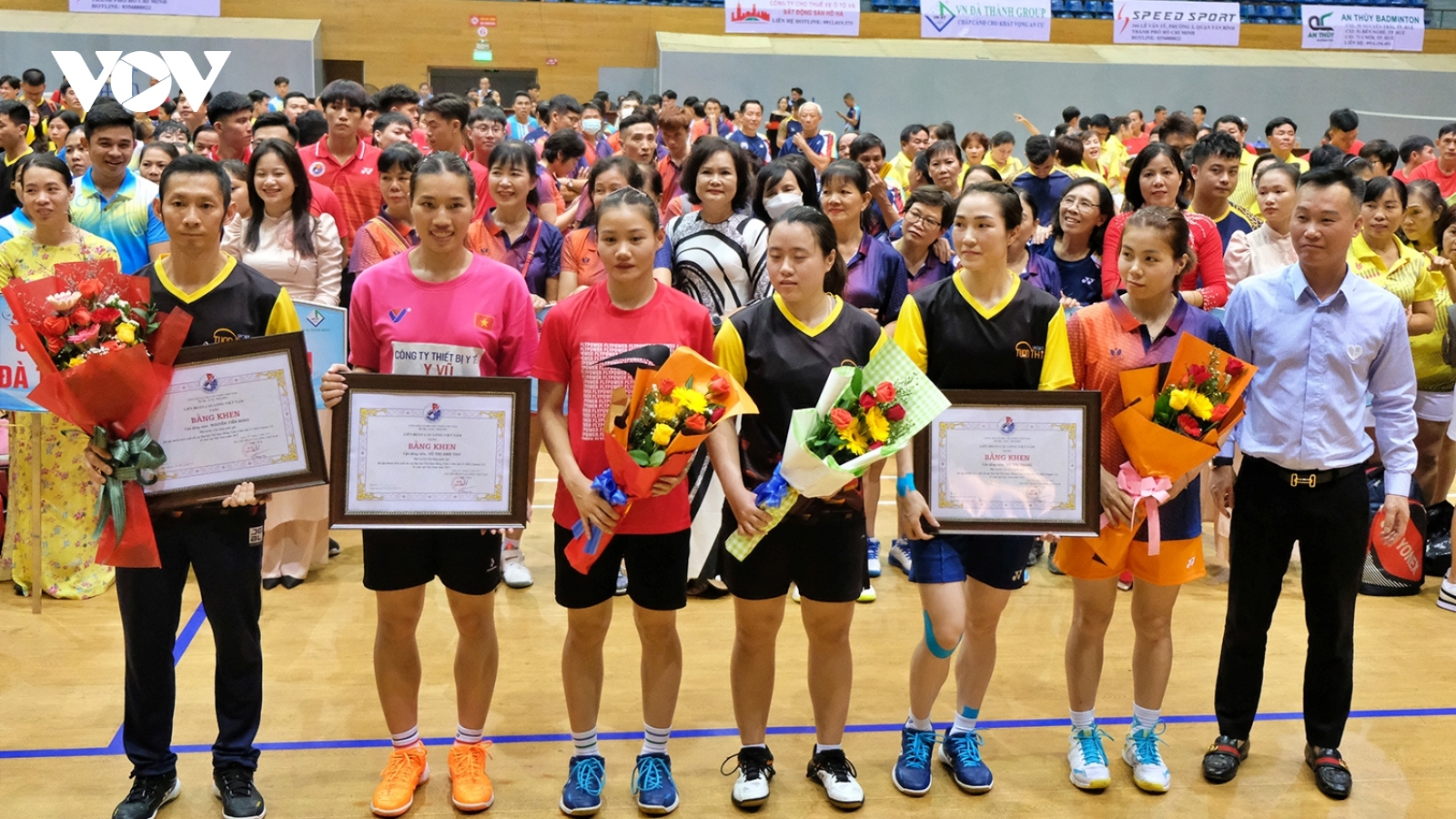 Tiến Minh và Thu Trang tranh tài ở Giải Cầu lông các CLB thành phố Đà Nẵng 2022