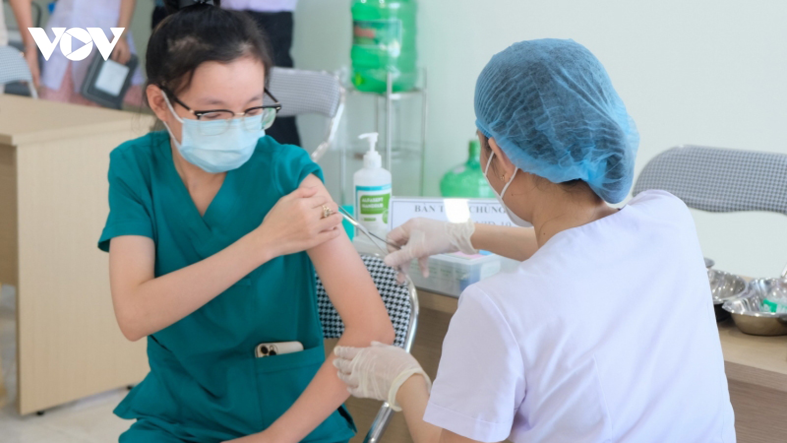 Kêu gọi cán bộ ngành y tế Đà Nẵng, thân nhân tiêm vaccine Covid-19 liều nhắc lại