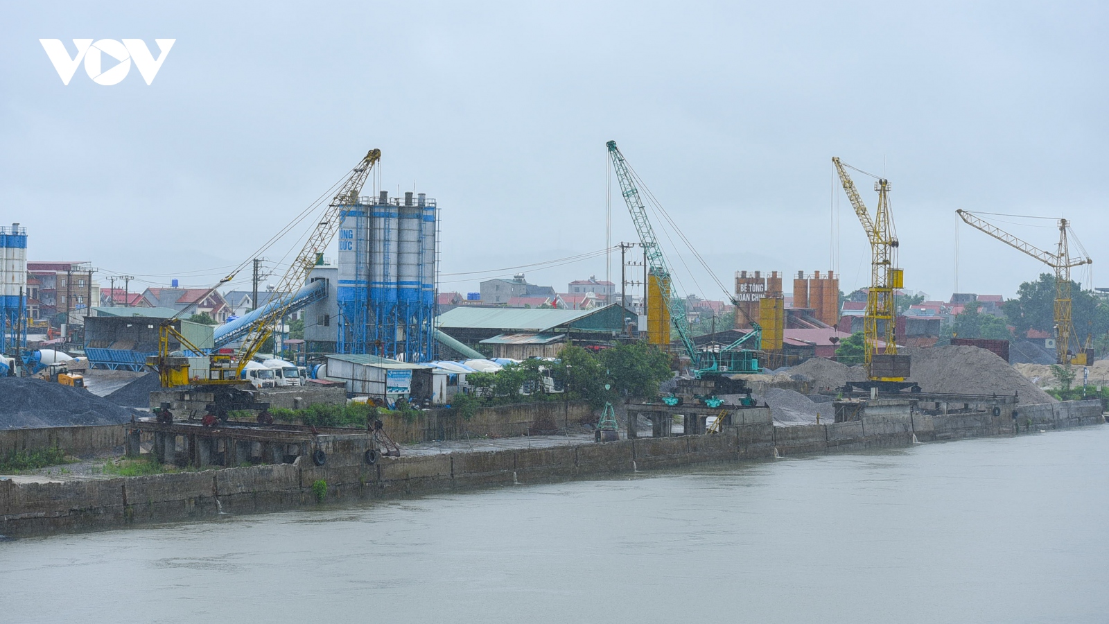 Xử lý nghiêm hoạt động khai thác, vận chuyển khoáng sản trái phép ở Bắc Giang