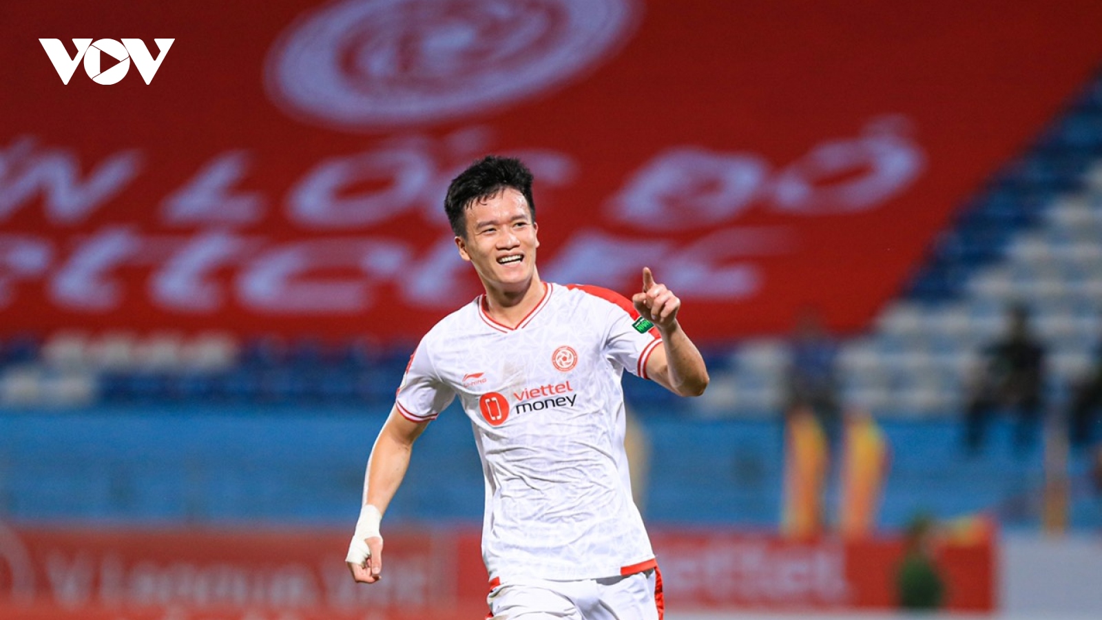 Hoàng Đức giúp Viettel FC thắng đậm Nam Định, Văn Lâm tiếp tục tỏa sáng