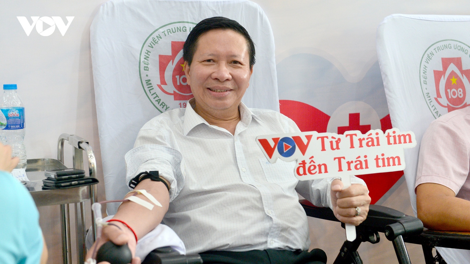Cán bộ, nhân viên VOV tích cực hiến máu để “Triệu trái tim chung nhịp đập”