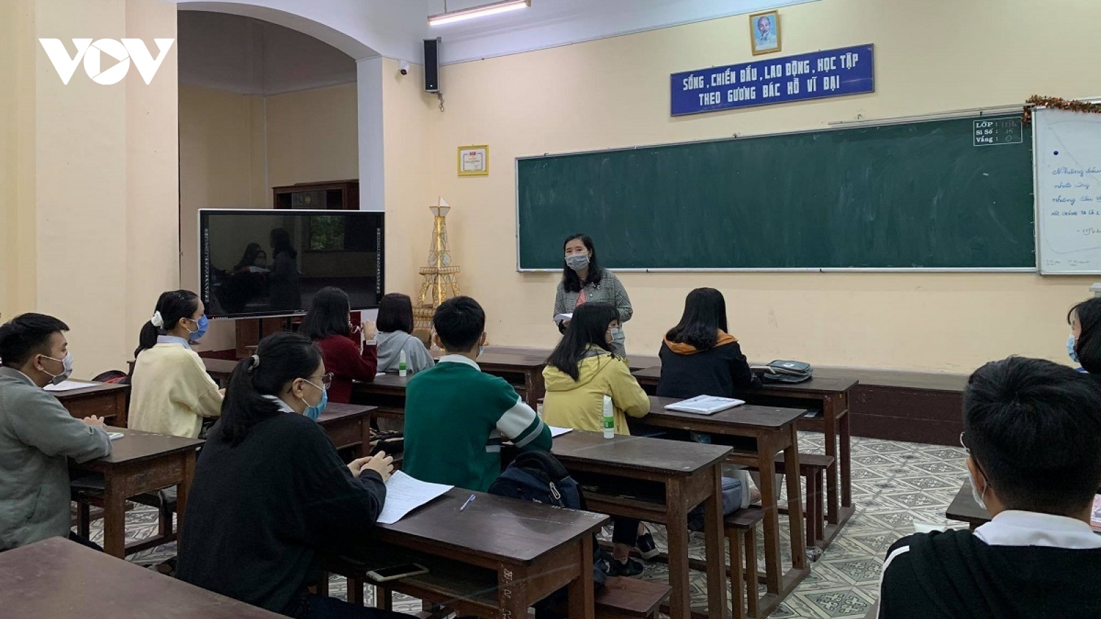 Nhiều tỉnh ở miền Trung, Tây Nguyên cho học sinh nghỉ học để tránh bão số 4