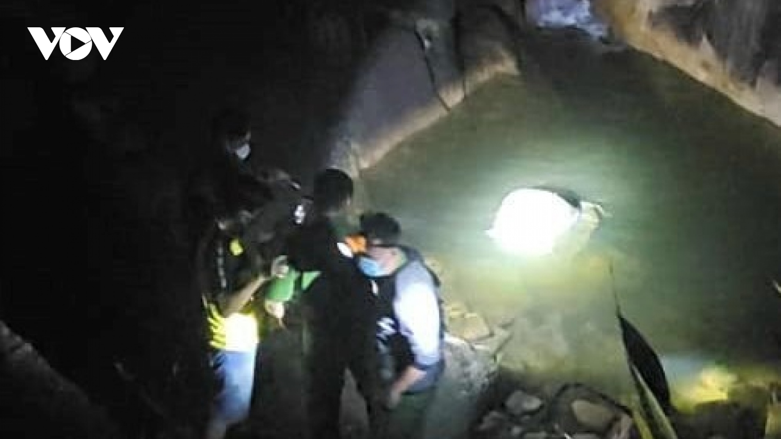 Phát hiện xác chết đang phân huỷ trong bao tải tại đèo nối Khánh Hòa - Lâm Đồng