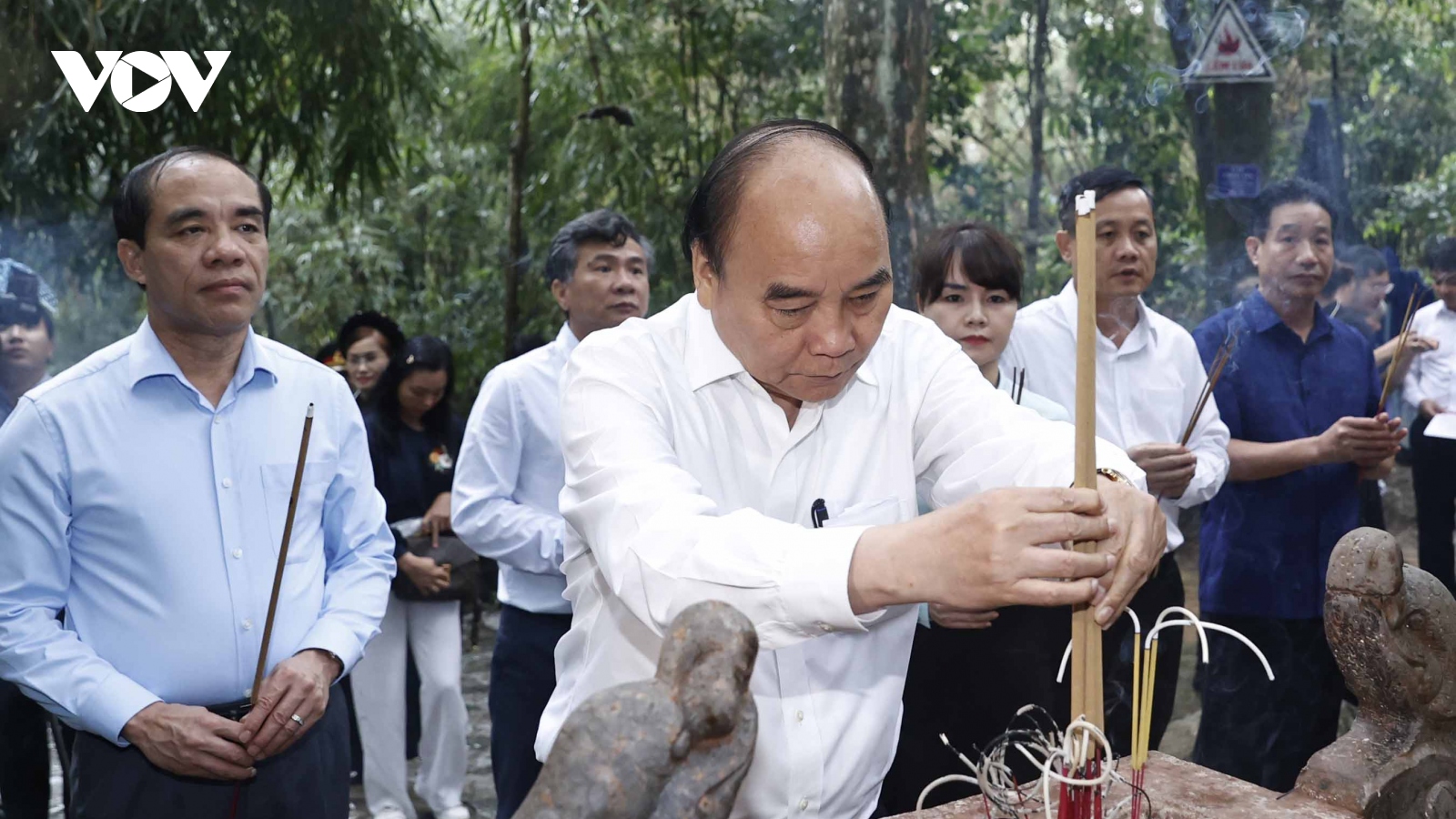 Chủ tịch nước dâng hương tại Khu di tích Quốc gia đặc biệt Tân Trào