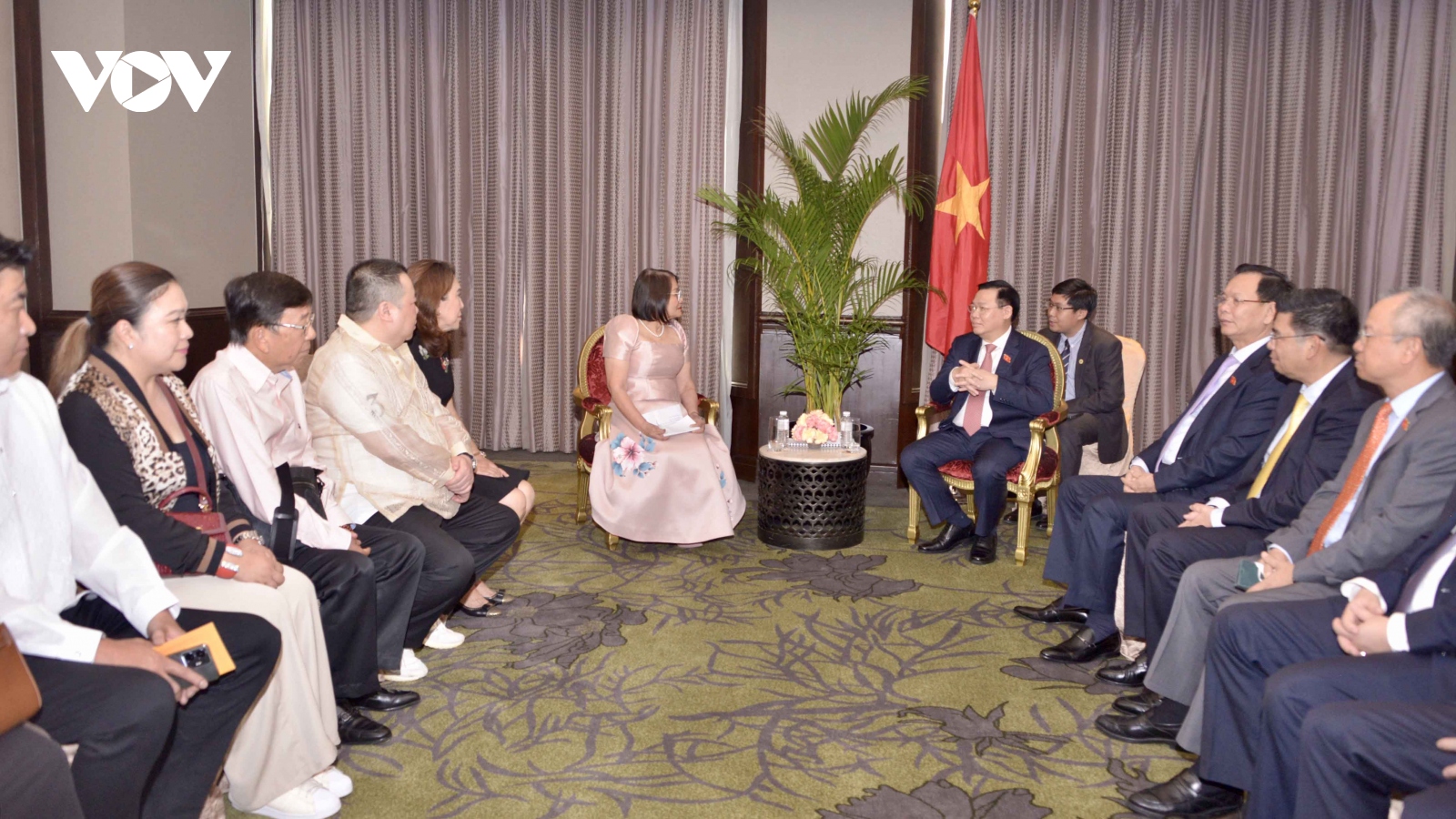 Việt Nam rất quan tâm hợp tác địa phương và giao lưu nhân dân với Philippines