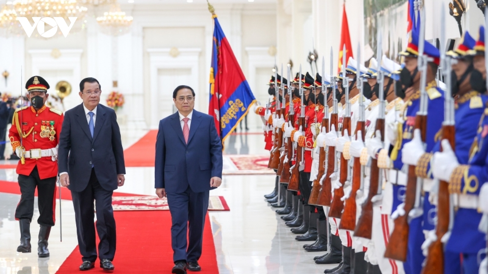 Thủ tướng Campuchia Hun Sen chủ trì Lễ đón chính thức Thủ tướng Phạm Minh Chính