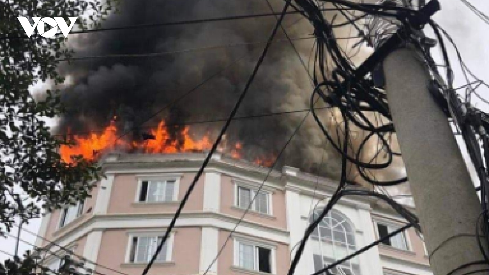 Cháy tầng thượng một nhà hàng tại thành phố Cao Bằng