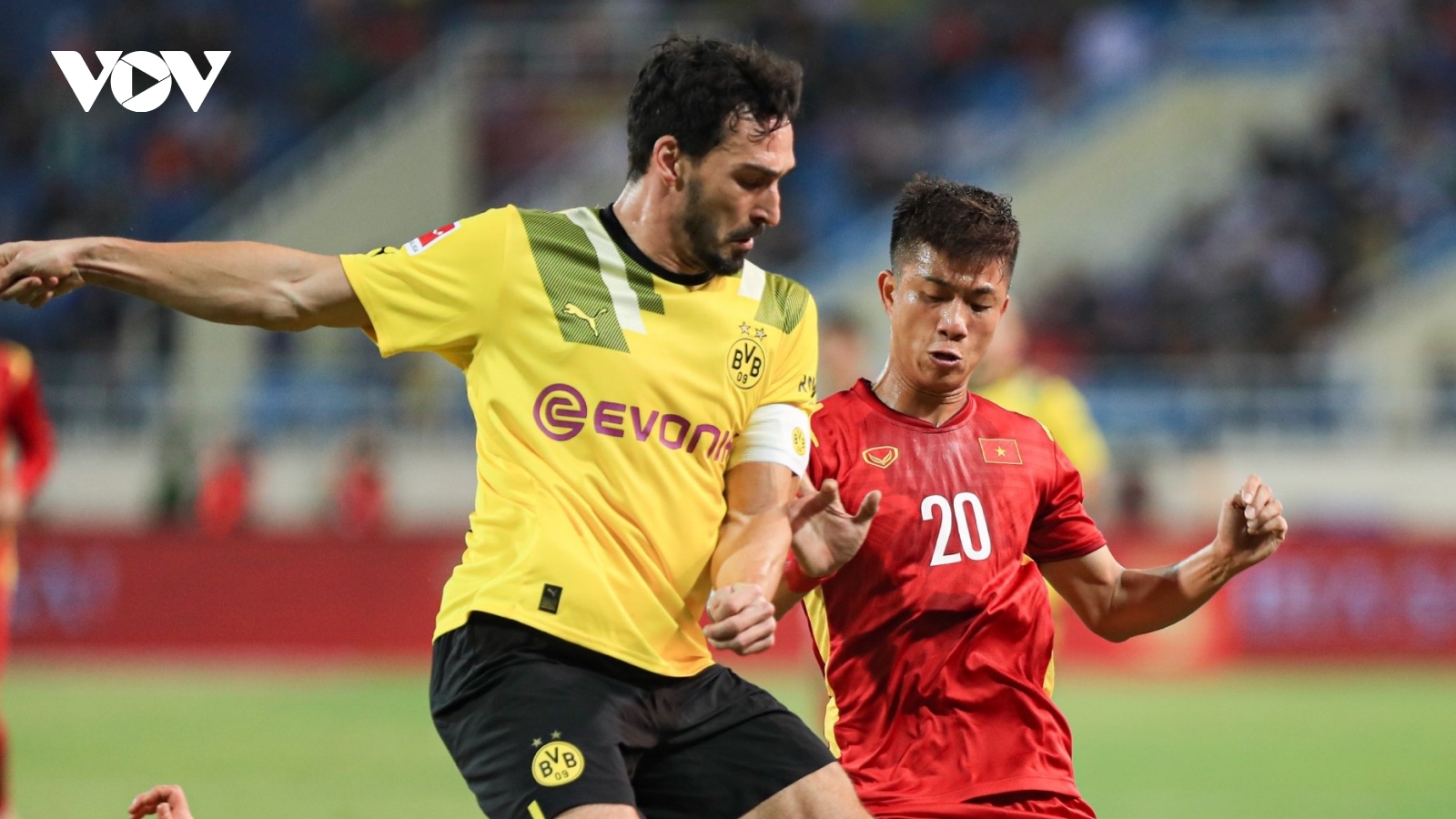 Tiến Linh & Tuấn Hải ghi bàn, ĐT Việt Nam xuất sắc đánh bại Dortmund