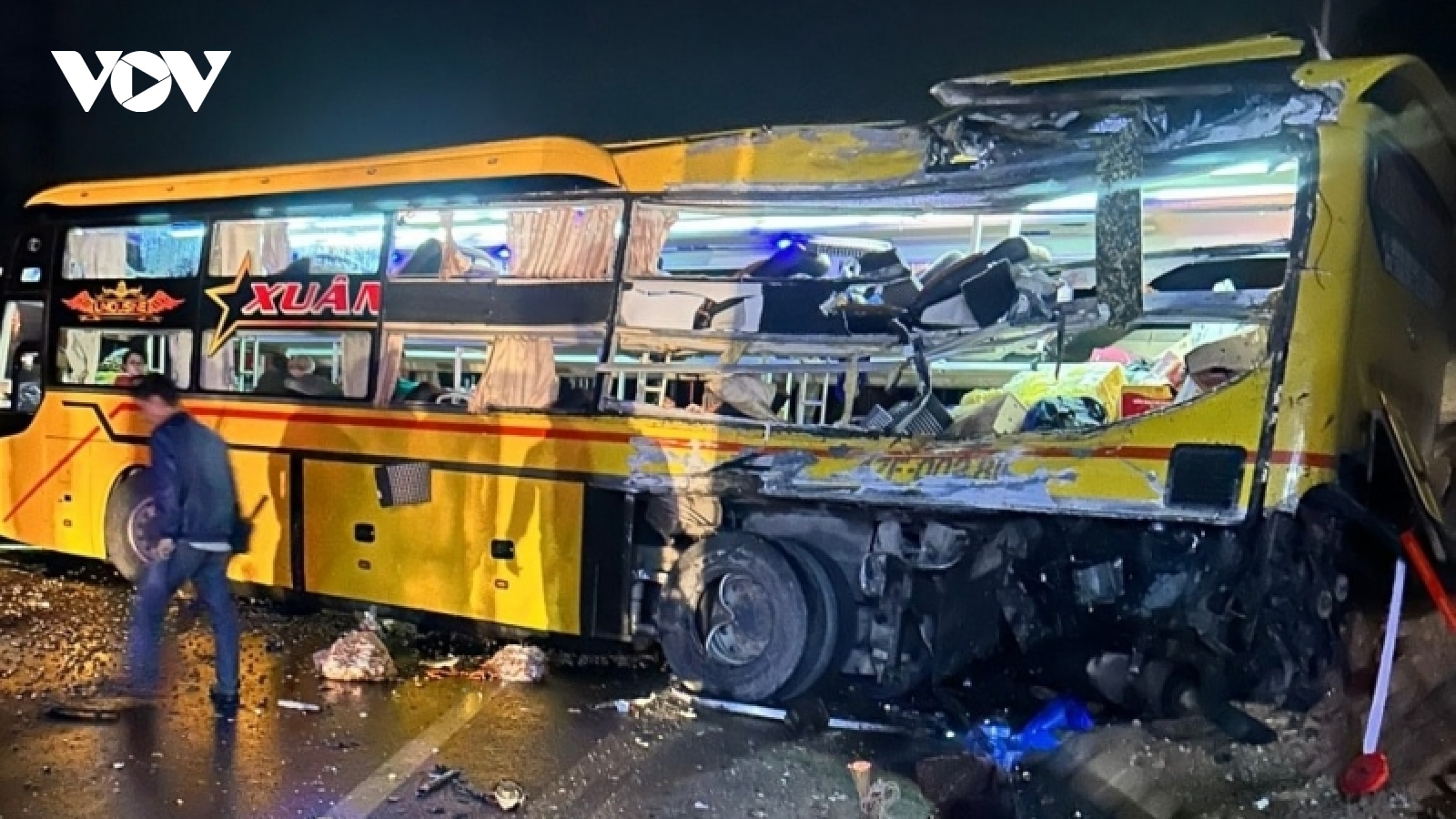 Vụ tai nạn nghiêm trọng ở Thừa Thiên Huế: Tài xế xe khách chạy lấn làn