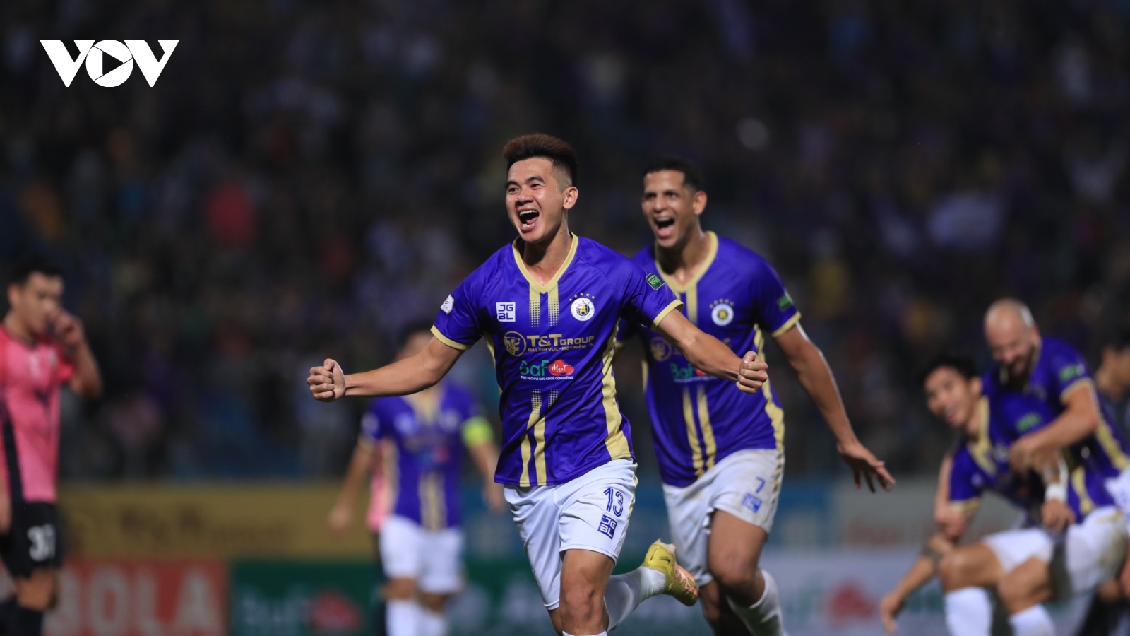Thắng dễ Hà Tĩnh, Hà Nội FC chính thức vô địch V-League 2022