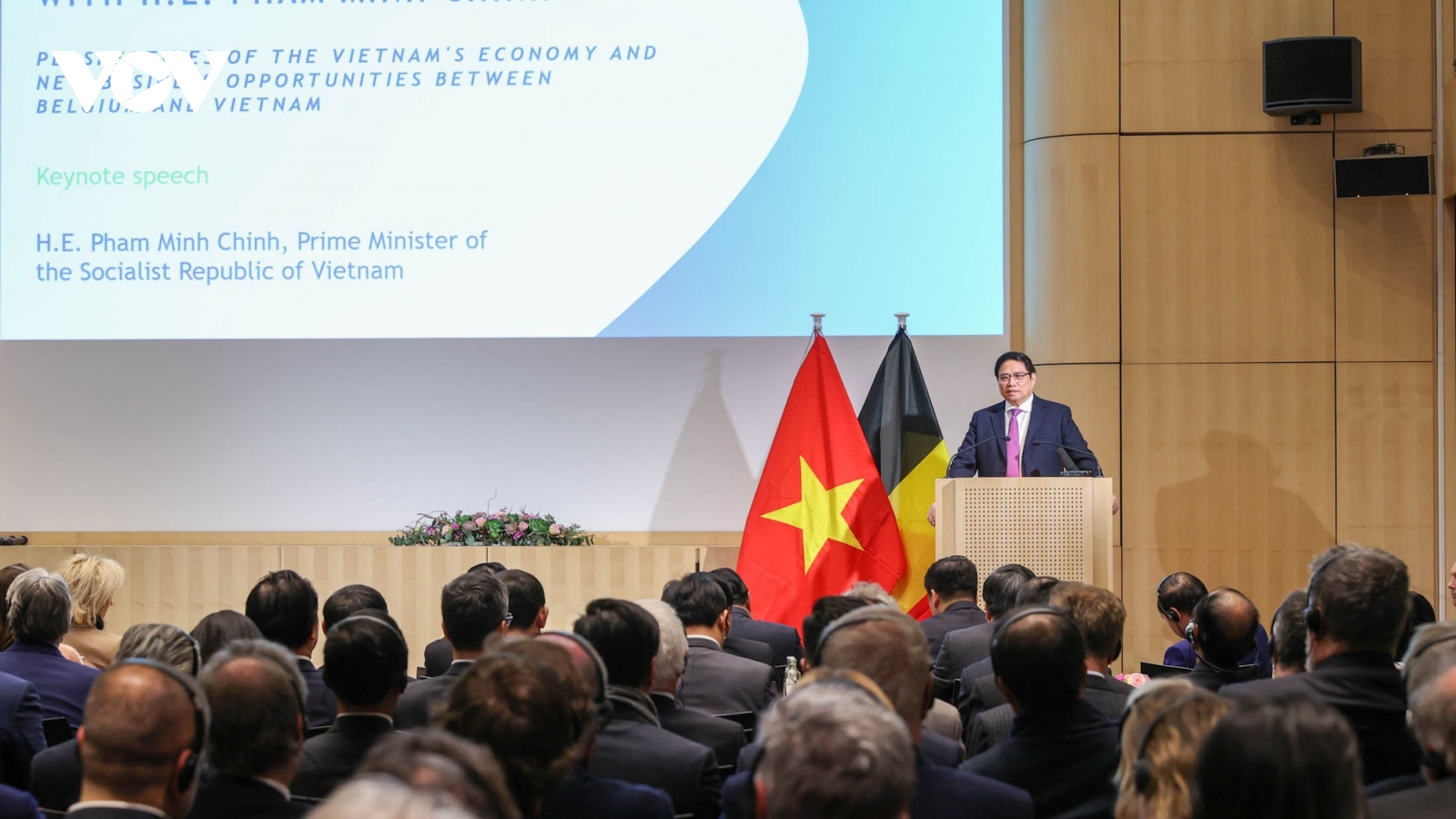 Thủ tướng dự Diễn đàn doanh nghiệp Việt Nam - Bỉ và tiếp lãnh đạo các tập đoàn lớn