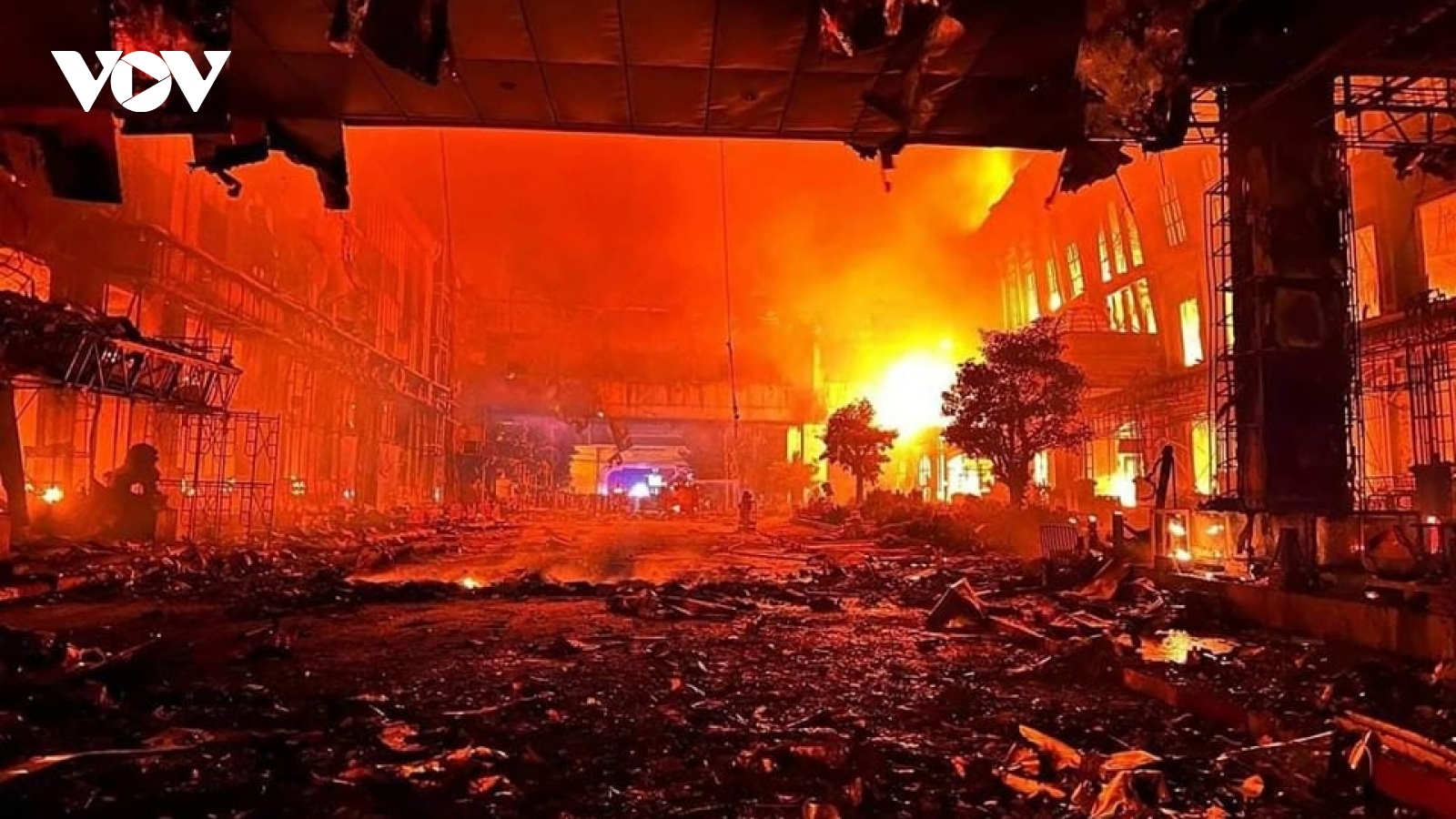 Số người thương vong trong vụ cháy casino ở Campuchia lên tới gần 100 người