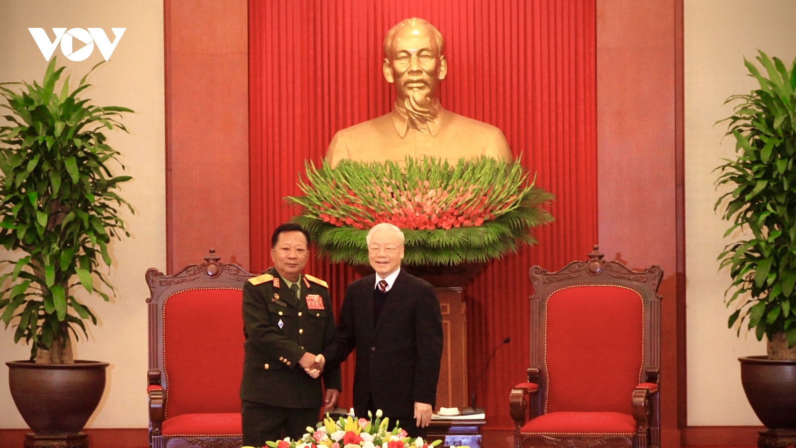 Tổng Bí thư Nguyễn Phú Trọng tiếp Phó Thủ tướng, Bộ trưởng Quốc phòng Lào
