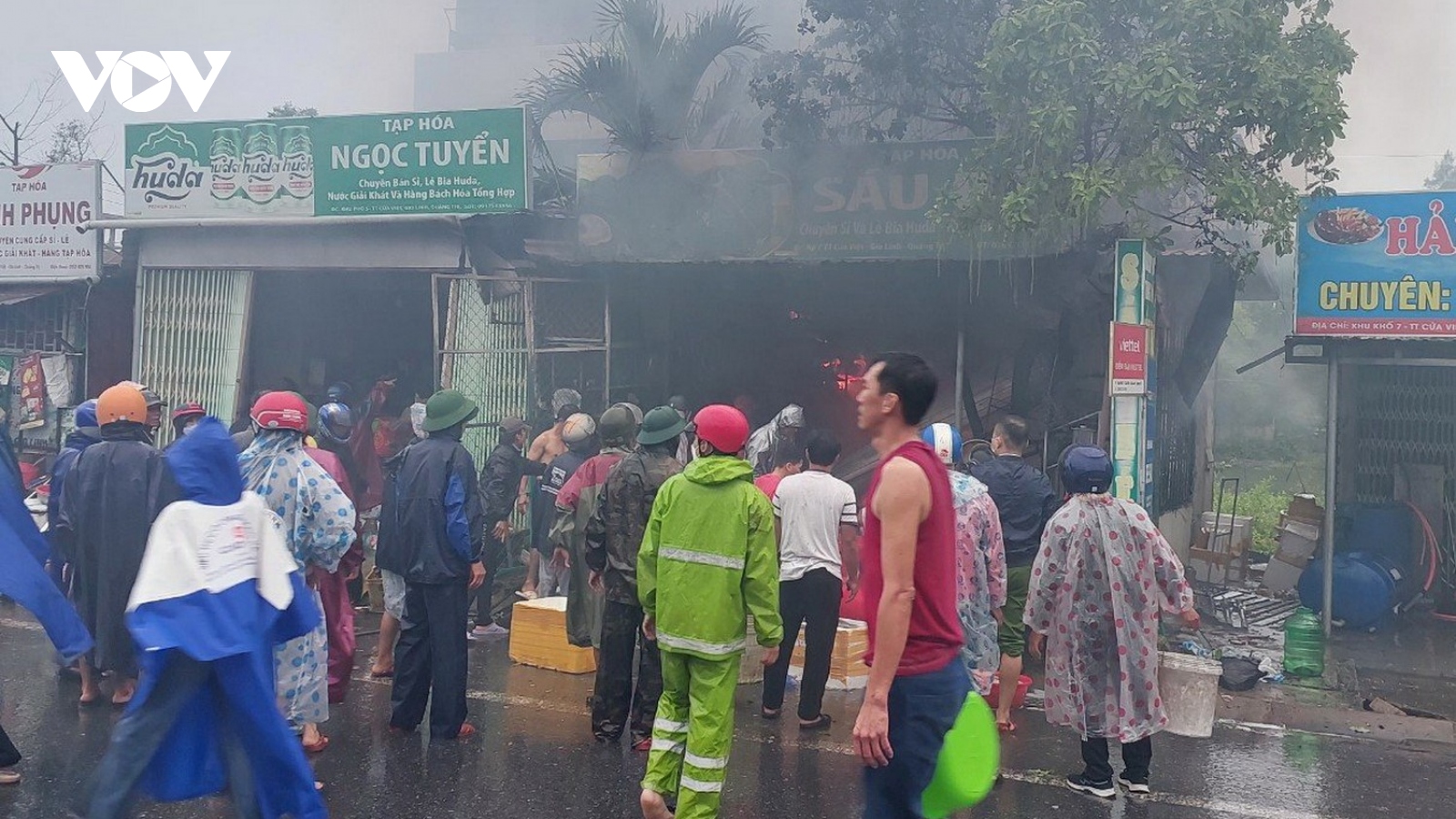 Cháy cửa hàng tạp hóa ở Quảng Trị, thiêu rụi toàn bộ hàng nhập bán Tết