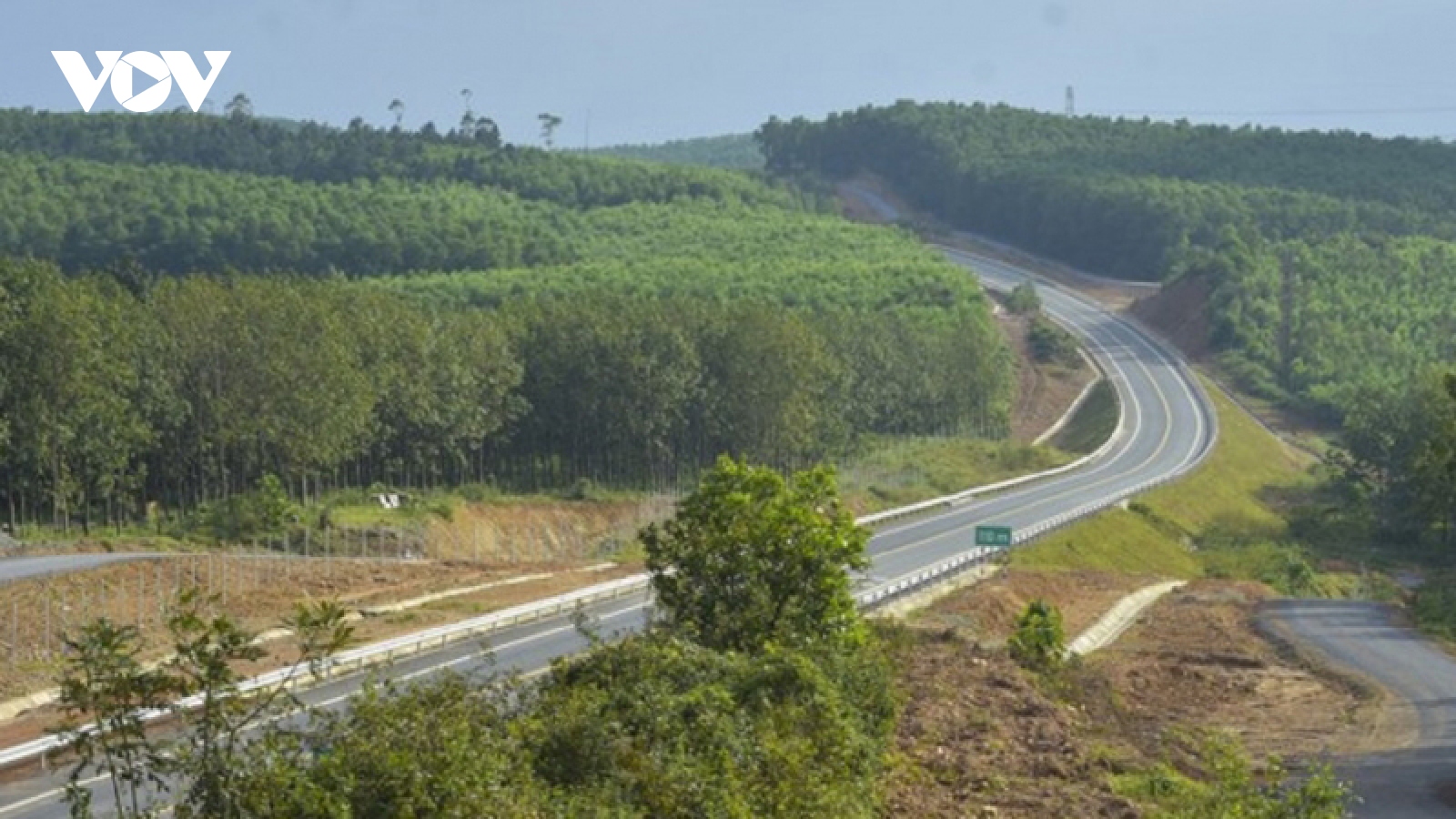 Hình ảnh cao tốc Cam Lộ - La Sơn trước ngày thông xe