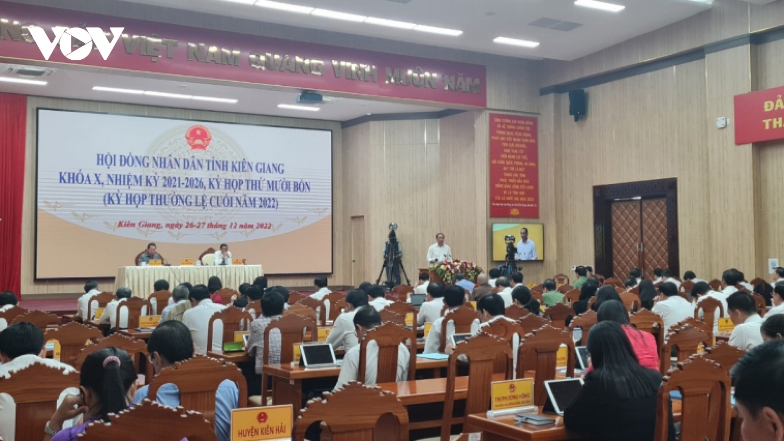 Đại biểu HĐND tỉnh Kiên Giang chất vấn về việc thiếu thuốc