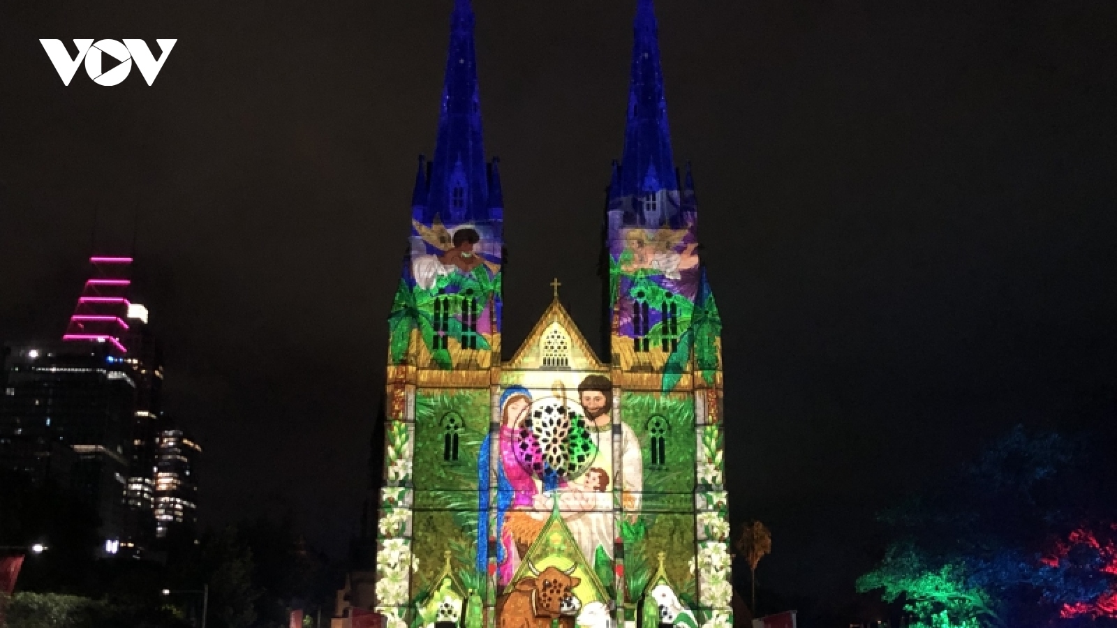 Nhà thờ St Mary Cathedral của Australia thắp đèn Giáng sinh