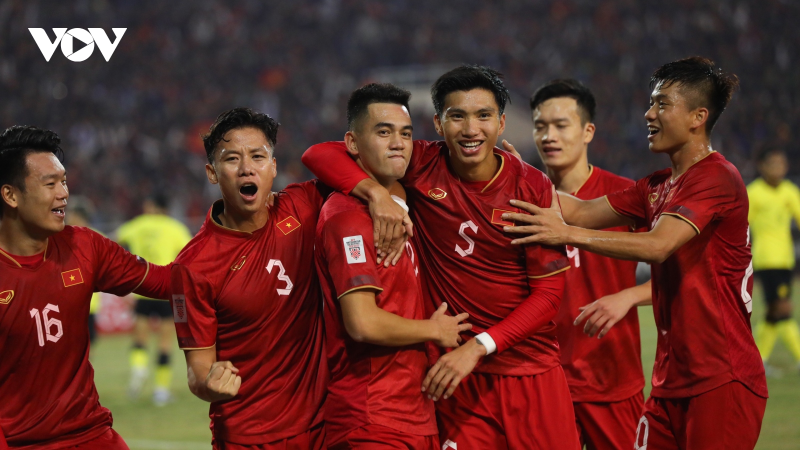 Chùm ảnh ĐT Việt Nam 3-0 Malaysia: Ca khúc khải hoàn