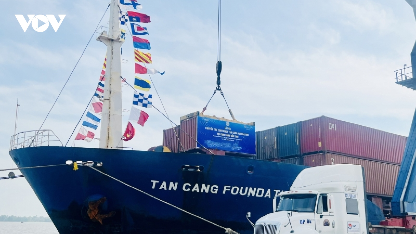 Tái khởi động chuyến tàu Container vào cụm Cảng Cần Thơ