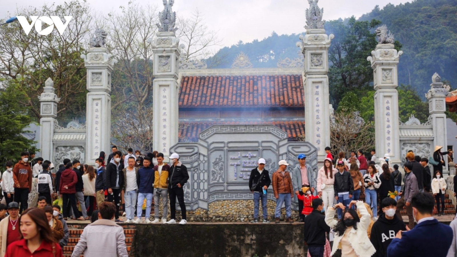 Đền Công chúa Liễu Hạnh thu hút khách viếng thăm đầu năm mới