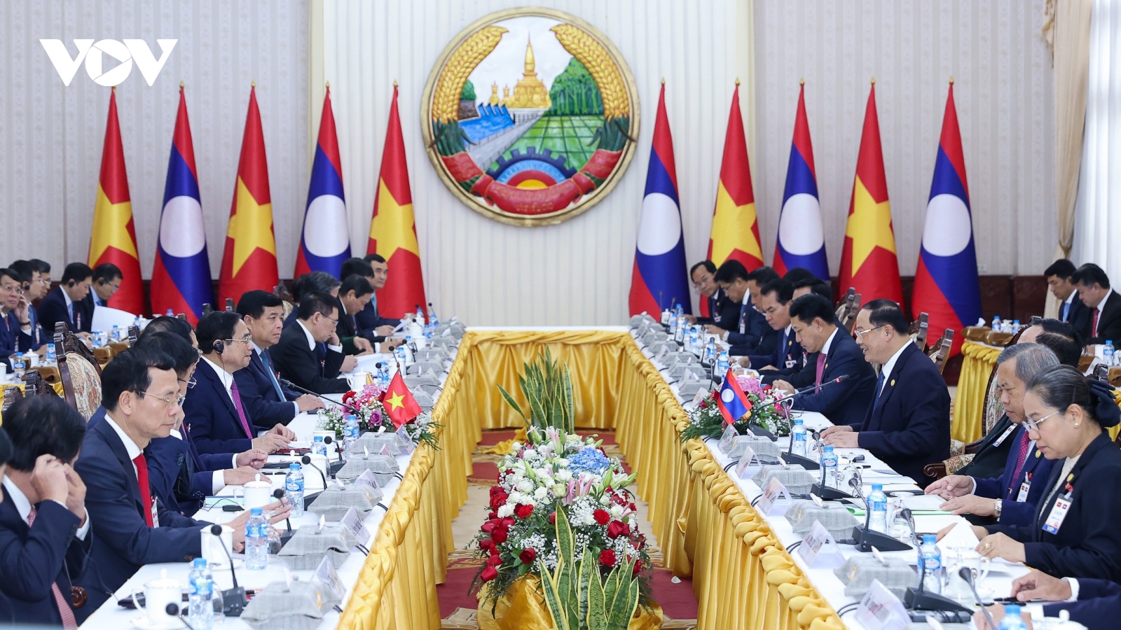 Thủ tướng Việt Nam và Lào hội đàm, chứng kiến lễ ký kết 10 văn kiện hợp tác