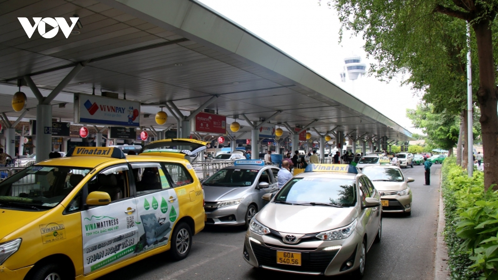 Giảm ùn tắc giao thông khu vực sân bay Tân Sơn Nhất dịp Tết