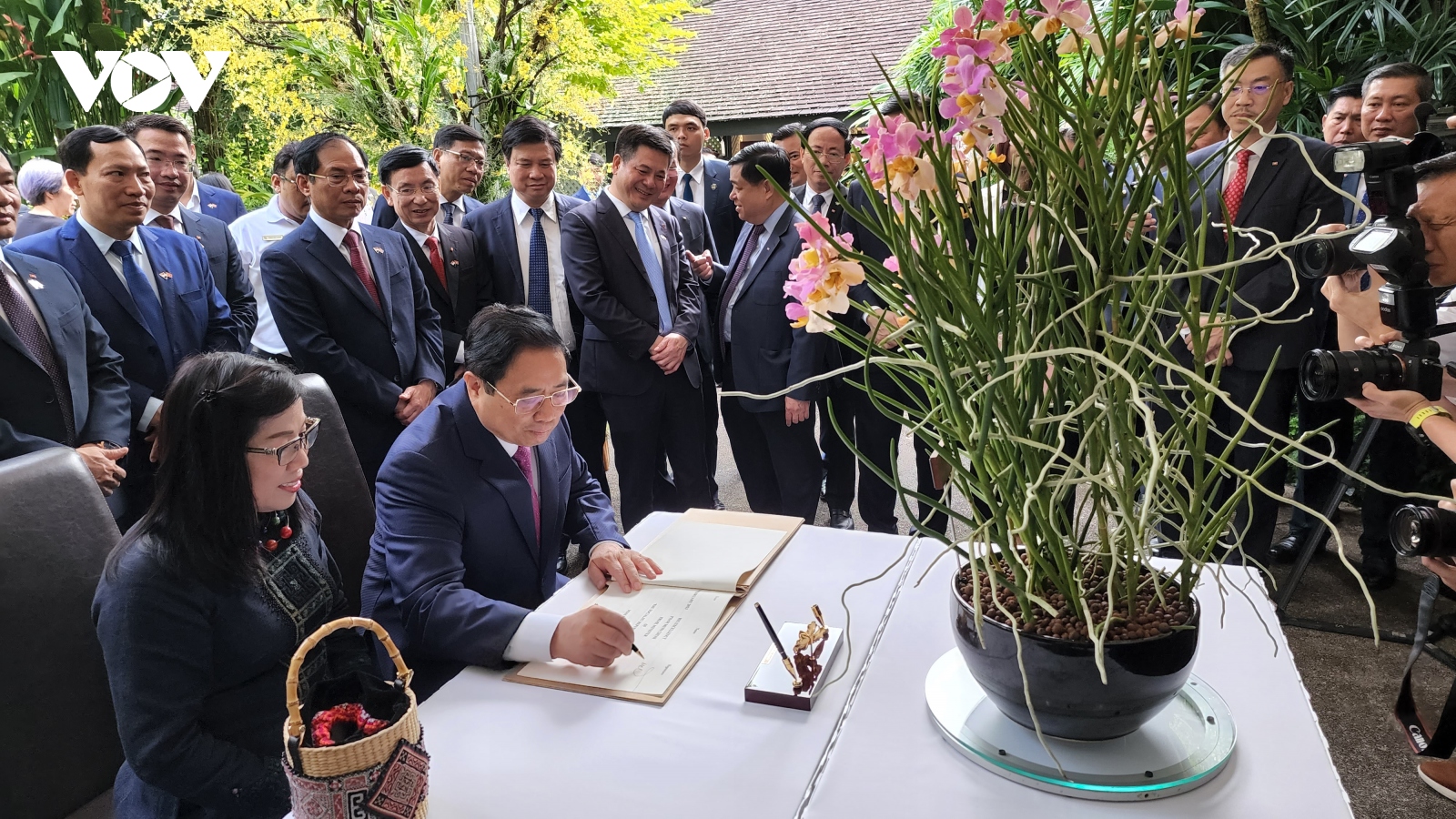 Singapore lấy tên Thủ tướng Việt Nam và phu nhân đặt cho loài hoa lan mới