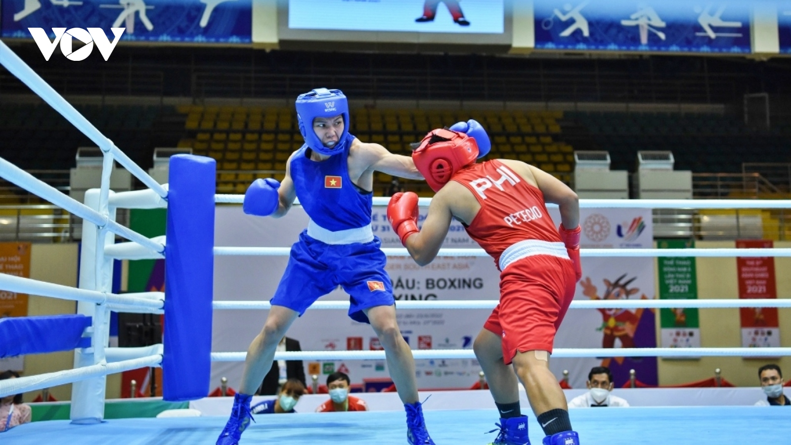 Đội boxing nữ Việt Nam tranh tài ở giải vô địch thế giới