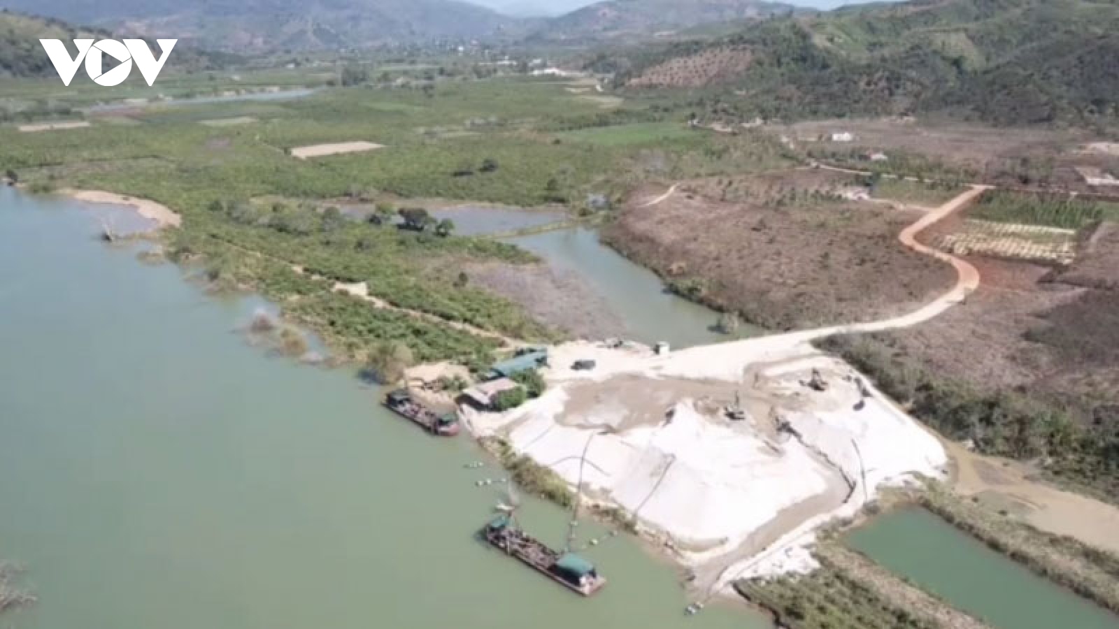 Lập đoàn kiểm tra khai thác cát làm sạt lở sông Krông Nô