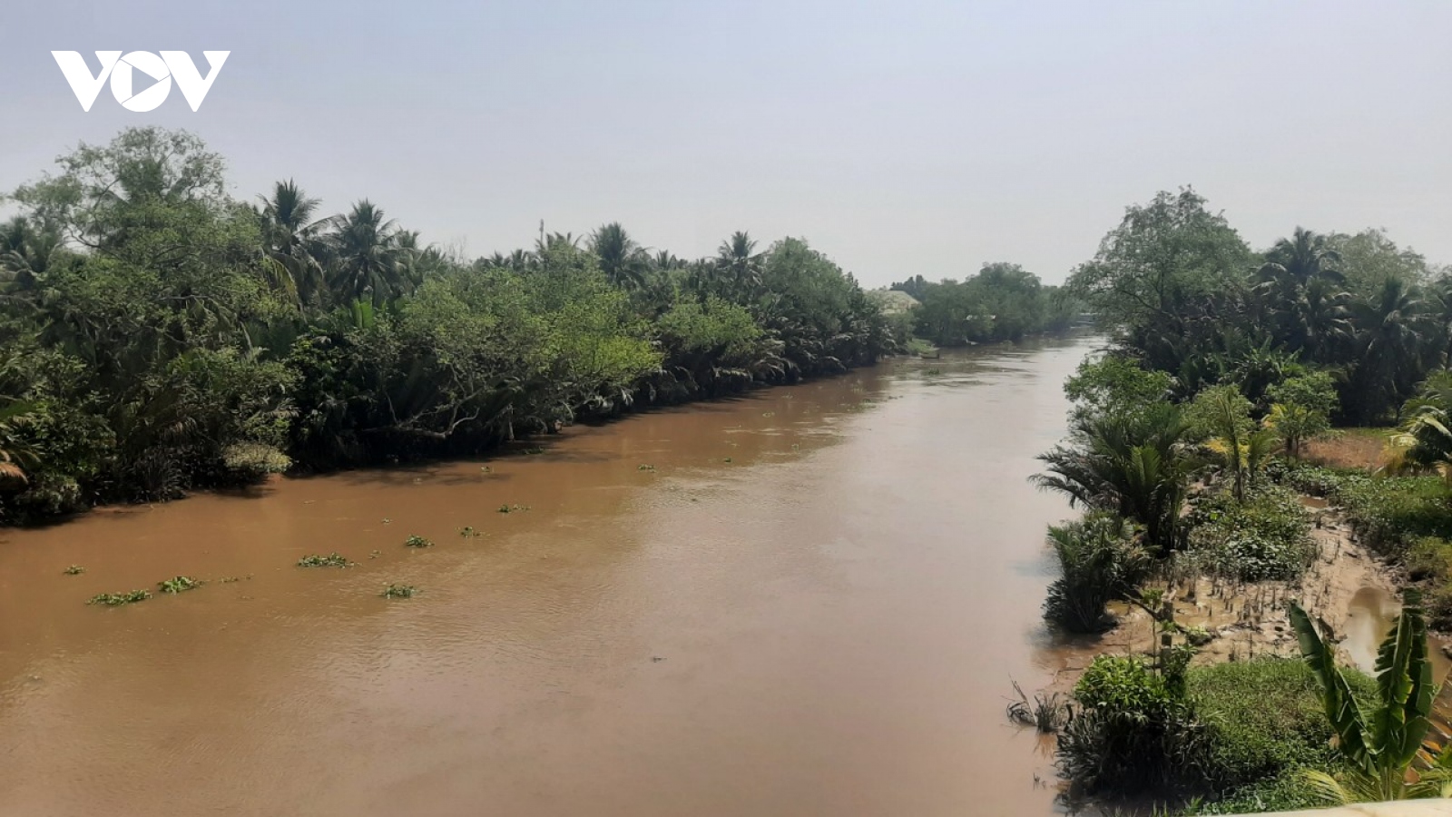 Khẩn trương chặn dòng ngăn mặn, trữ ngọt trên sông Ba Lai