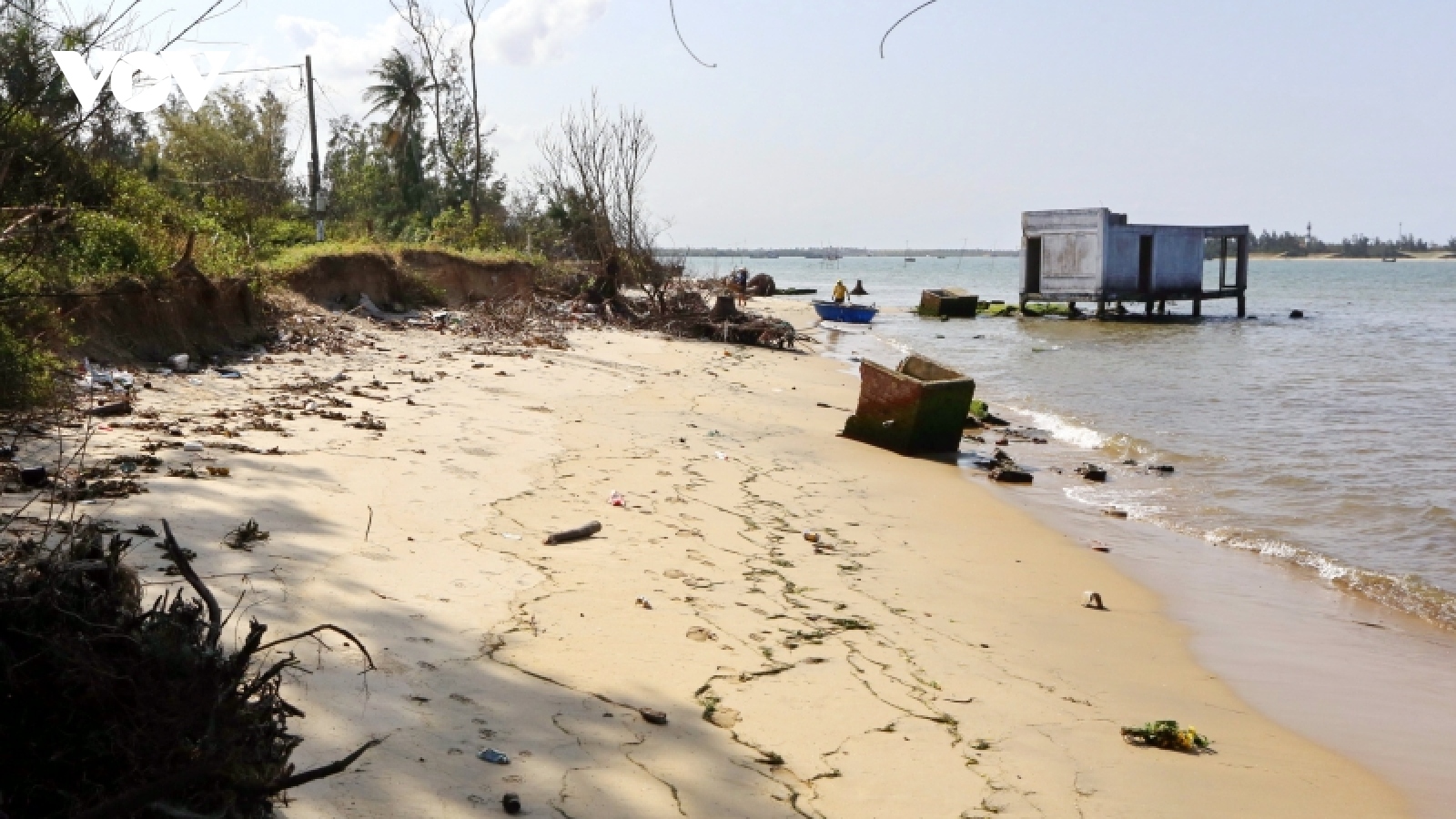 Quảng Nam yêu cầu ứng phó khẩn cấp khi sạt lở bờ sông, bờ biển gia tăng
