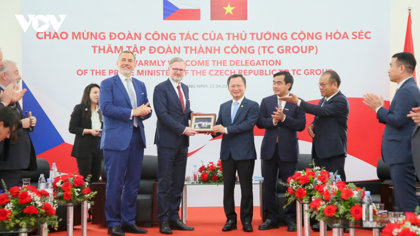 Thủ tướng CH Séc thăm Dự án nhà máy sản xuất, lắp ráp ô tô Škoda tại Quảng Ninh