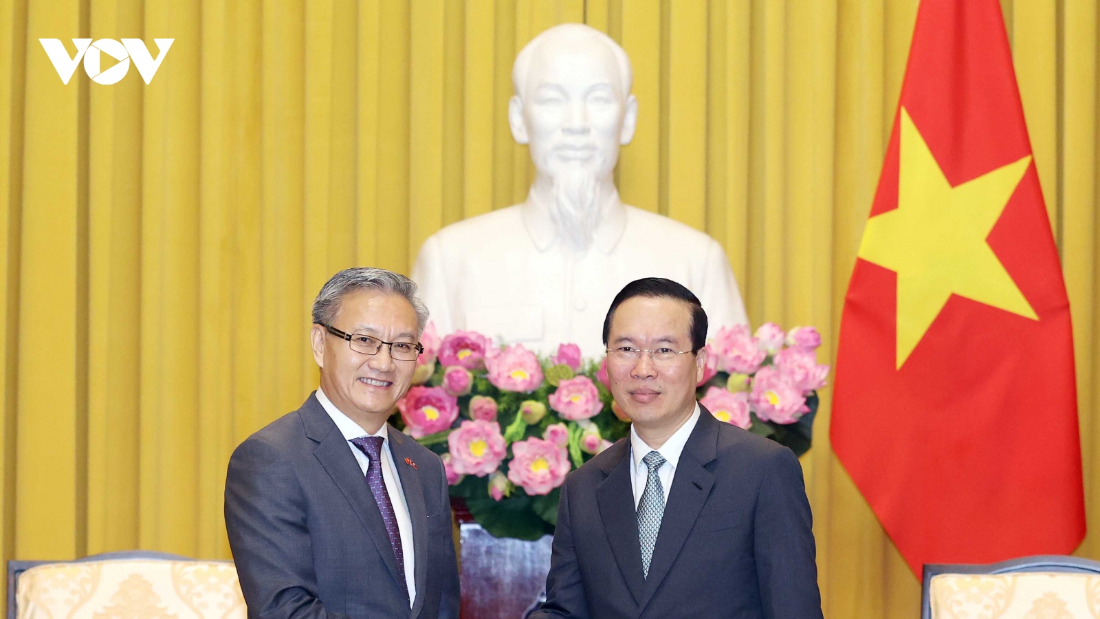 Chủ tịch nước Võ Văn Thưởng tiếp Trưởng ban Đối ngoại Trung ương Lào