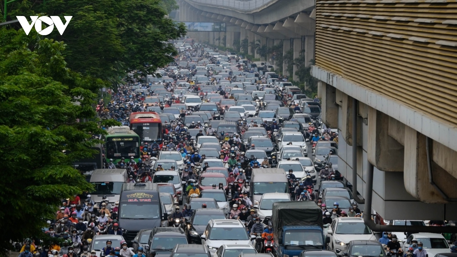 Bức tranh toàn cảnh dân số của Việt Nam nói lên điều gì?