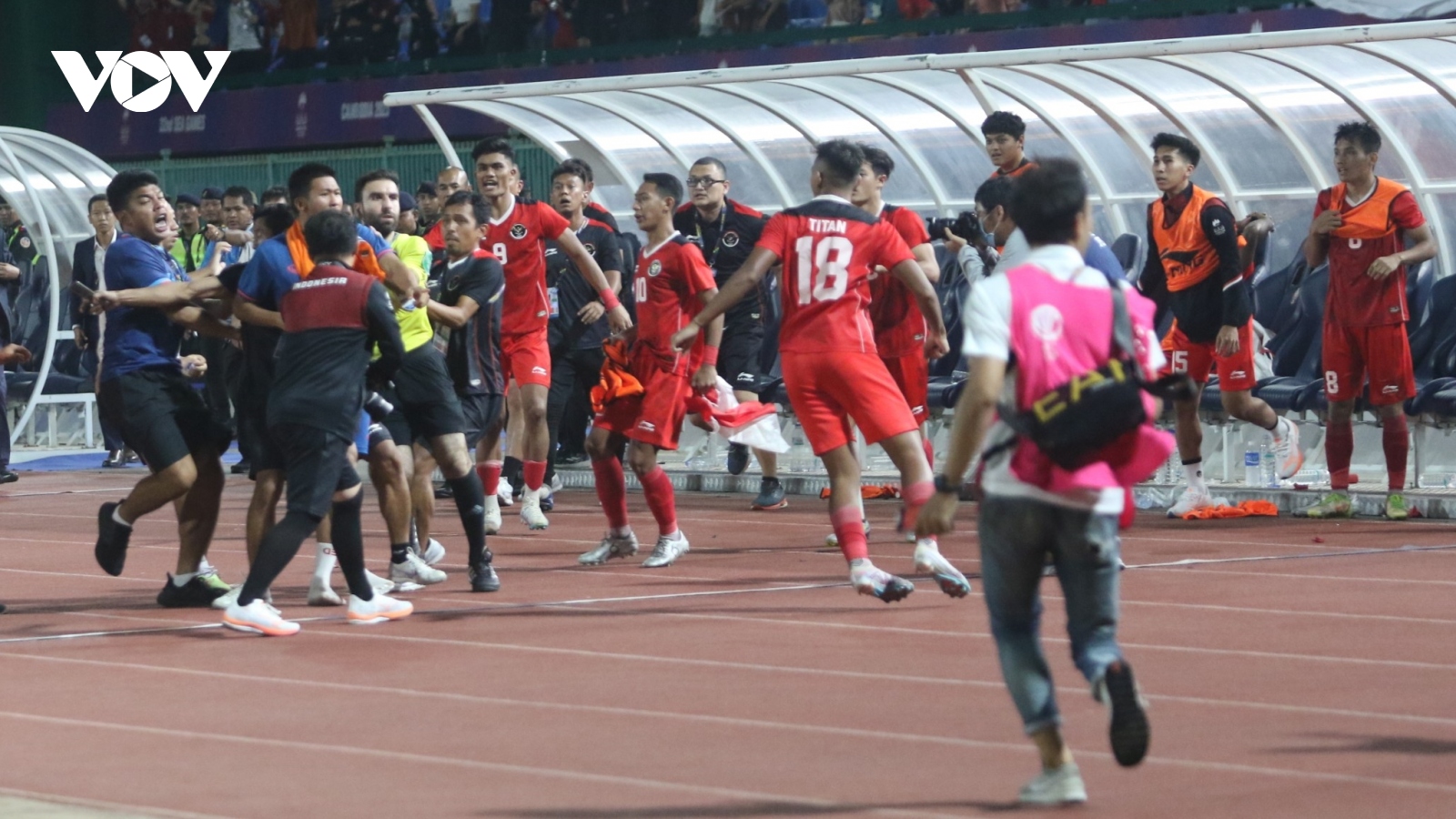 LĐBĐ Indonesia không phạt cầu thủ ẩu đả ở chung kết SEA Games 32