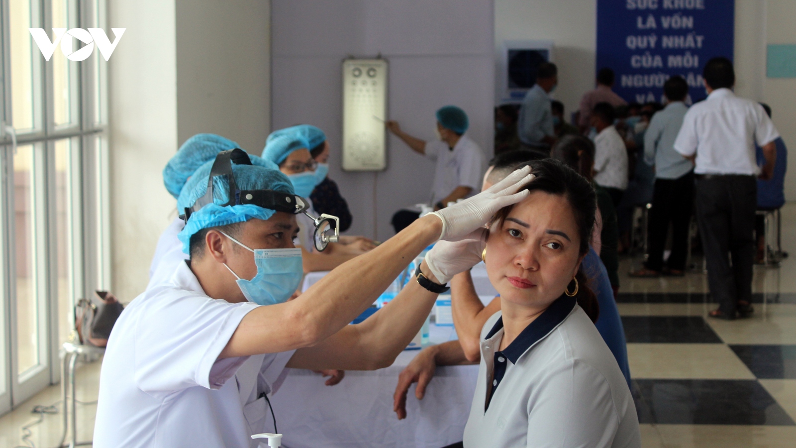 Sở Y tế Hà Nội tổ chức thăm khám sức khỏe miễn phí dành cho người dân Mê Linh
