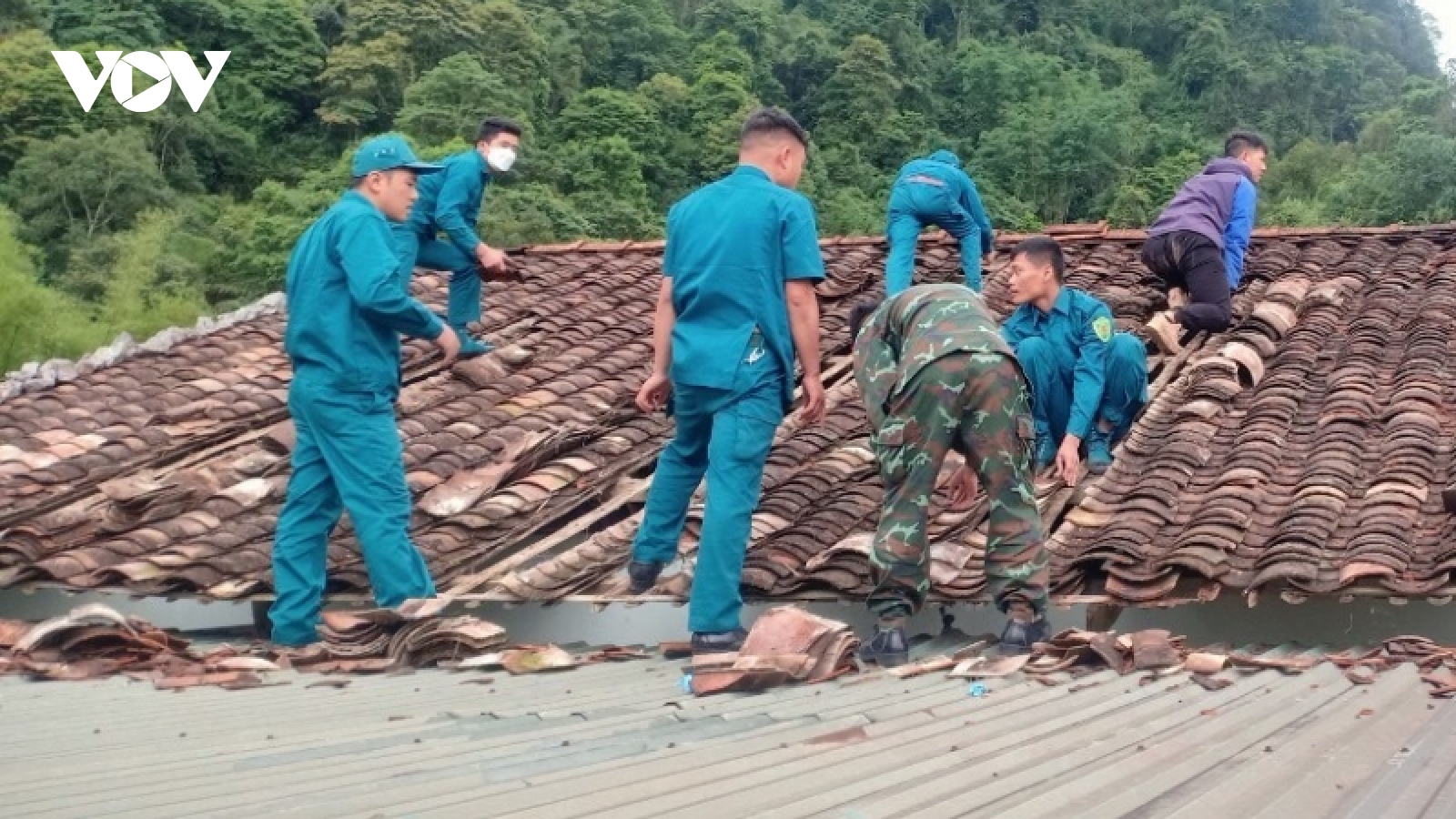 Cao Bằng khẩn trương khắc phục hậu quả mưa đá khiến hàng trăm ngôi nhà bị hư hại