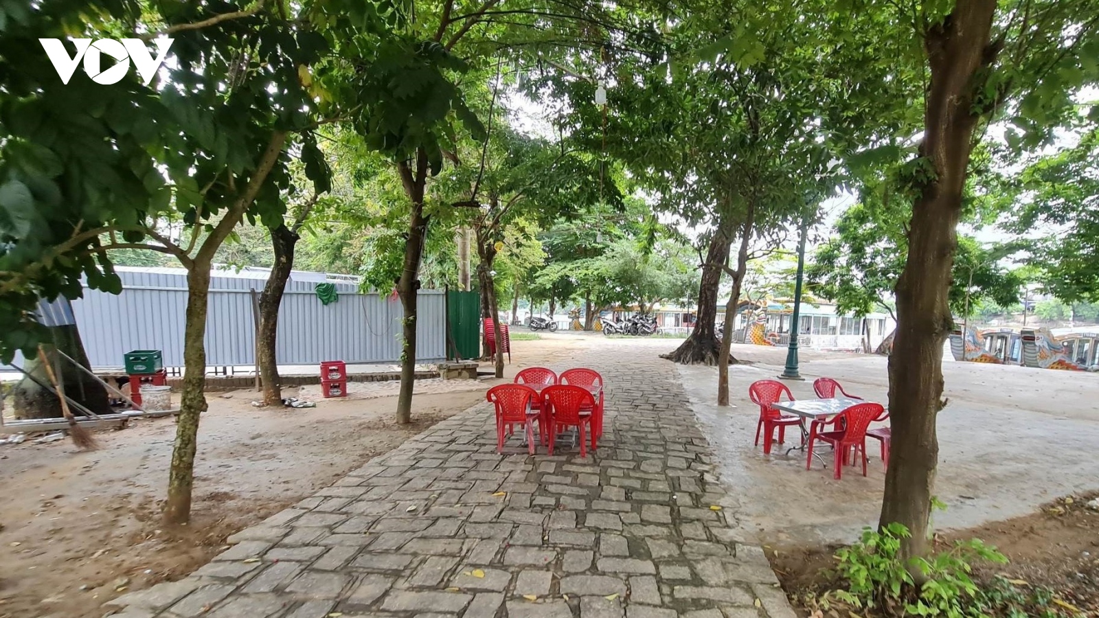 Tái diễn tình trạng lấn chiếm công viên Trịnh Công Sơn để làm quán nhậu