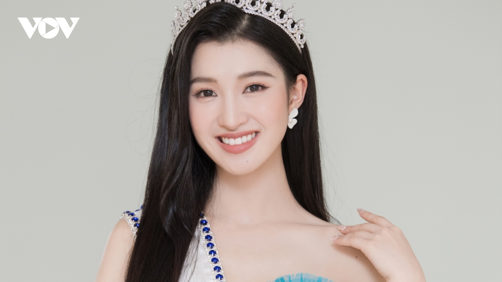 Á hậu Phương Nhi đại diện Việt Nam thi Hoa hậu Quốc tế 2023