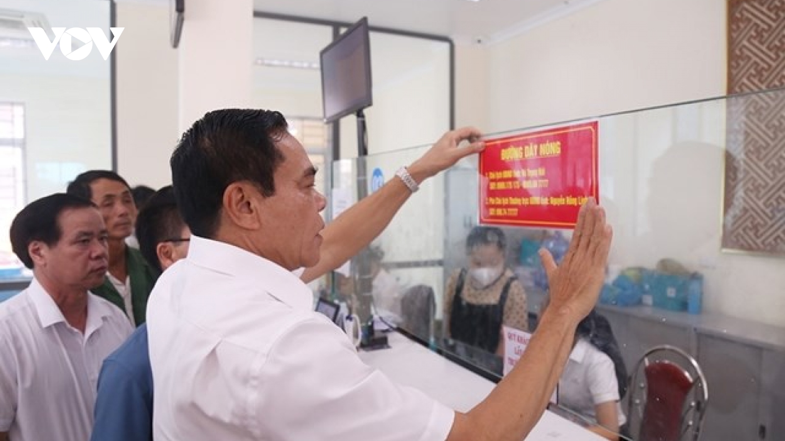 Chủ tịch Hà Tĩnh nhận gần 1000 cuộc gọi, tin nhắn sau 1 ngày công bố SĐT cá nhân