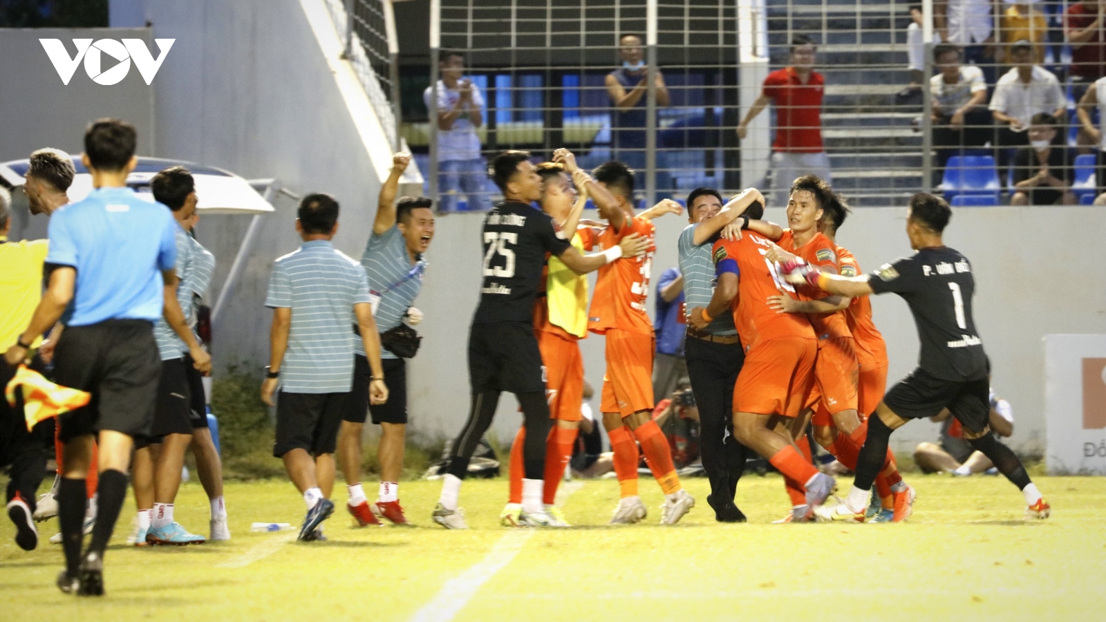Đội hình tiêu biểu vòng 13 V-League 2023: Ấn tượng Đà Nẵng, dấu ấn ngoại binh