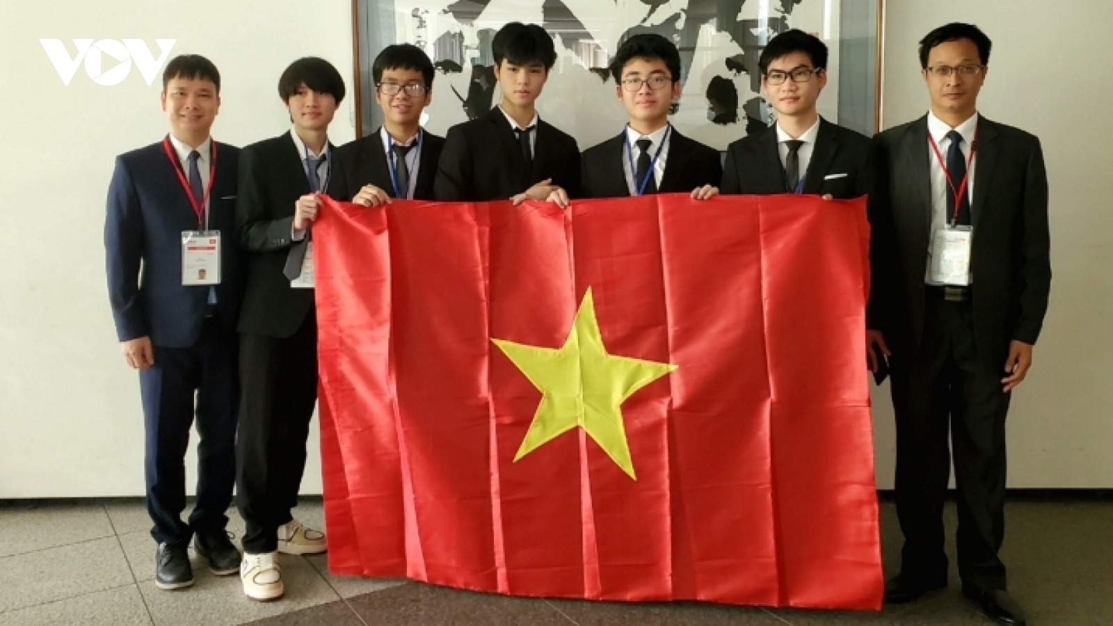 Việt Nam đoạt 2 Huy chương Vàng Olympic Vật lý Quốc tế
