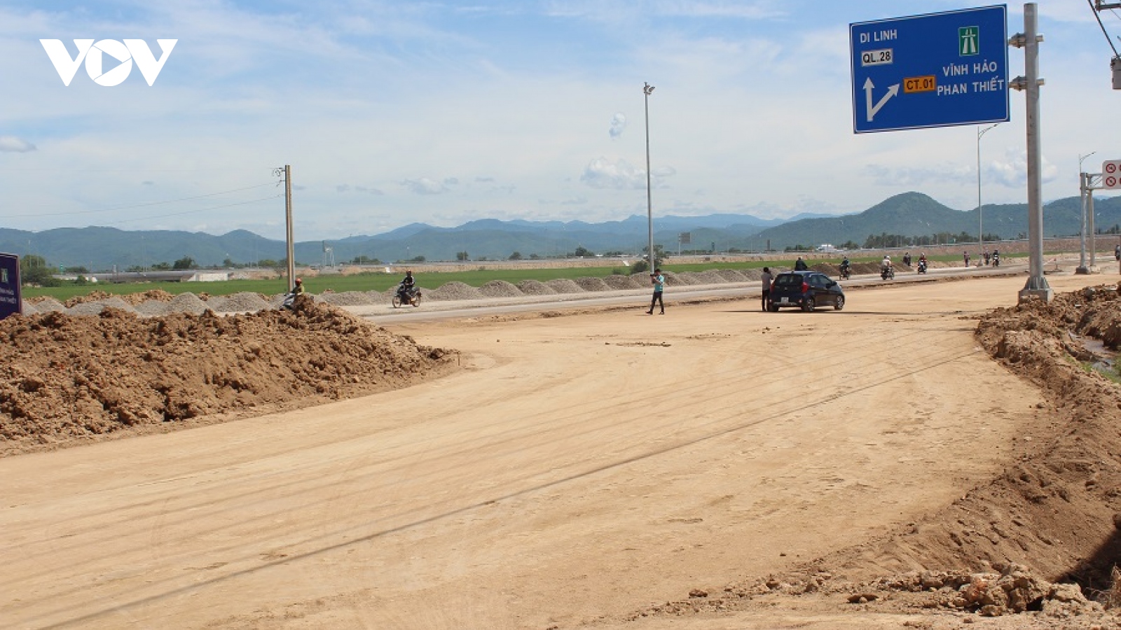 Ngổn ngang công trình “hậu cao tốc” ở Bình Thuận