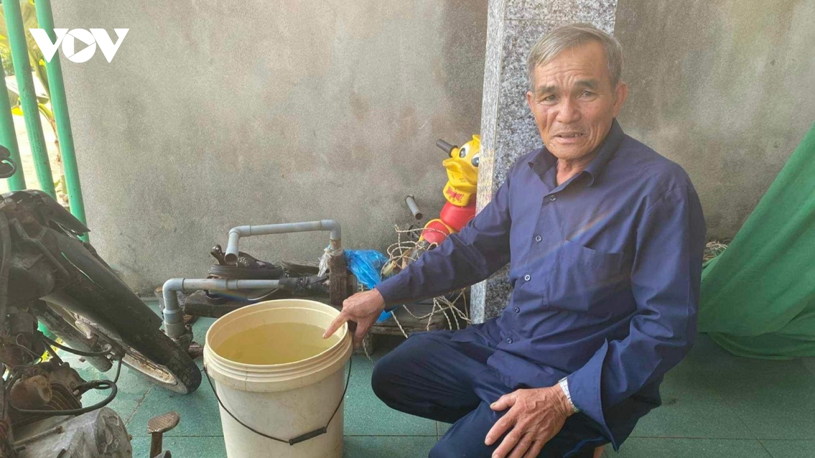 Nhiễm phèn, nhiễm mặn, hàng trăm hộ dân ở Quảng Ngãi “khát” nước sạch