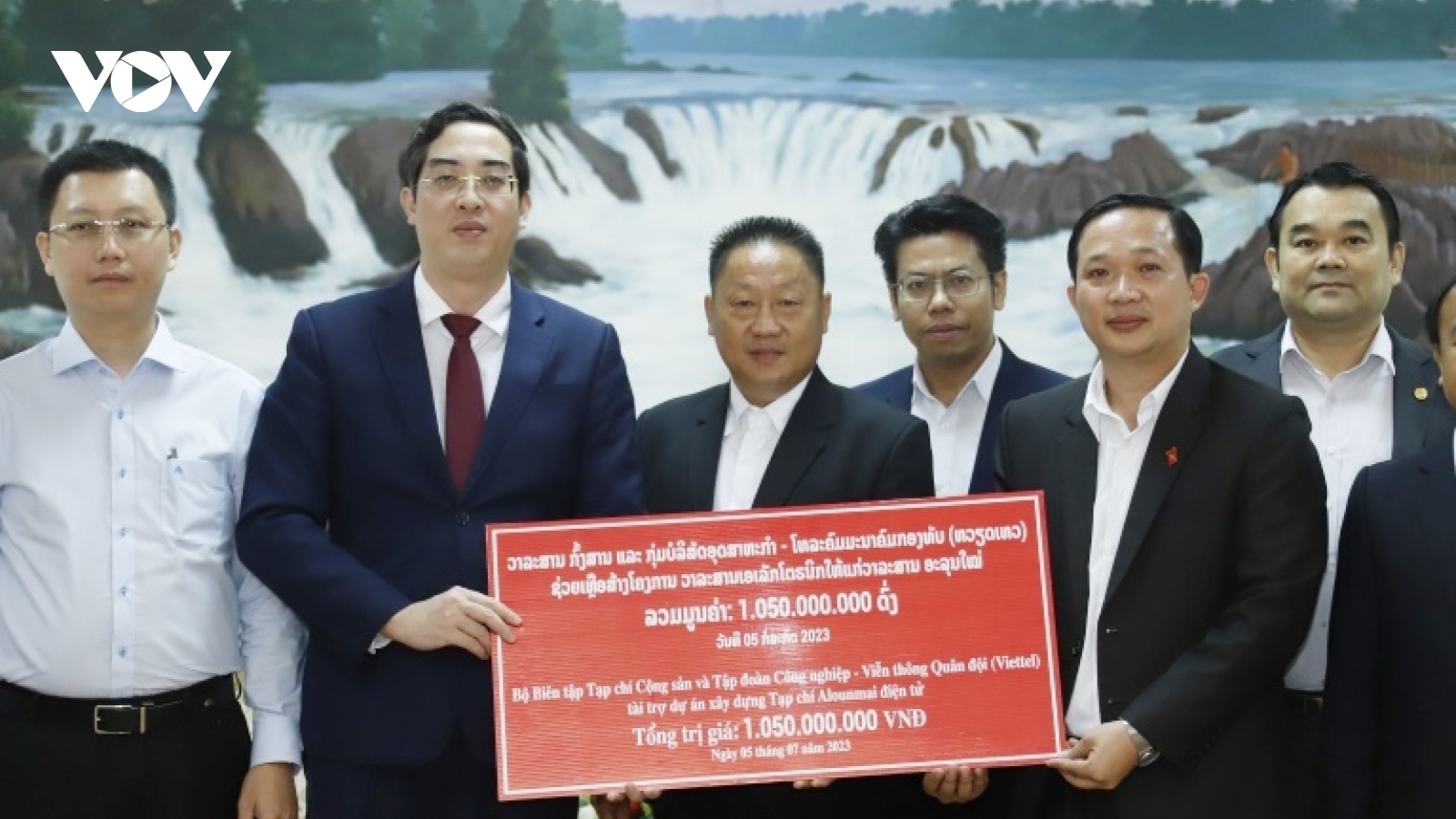 Việt Nam giúp Lào xây dựng Tạp chí điện tử AlounMai