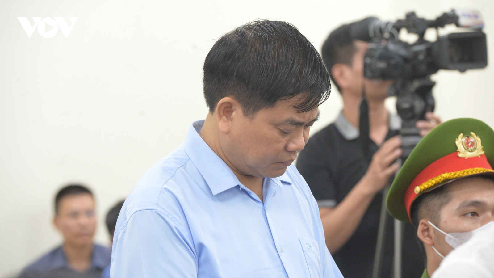 Ông Nguyễn Đức Chung chịu 18 tháng tù giam vụ nâng khống giá cây xanh