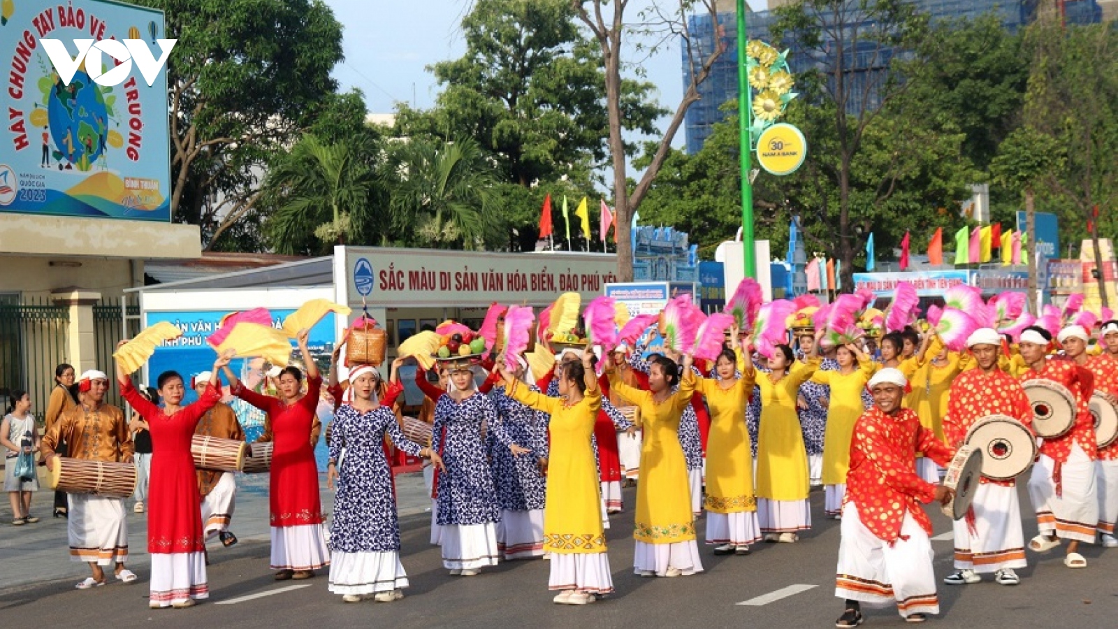 Nhiều hoạt động văn hoá phục vụ du khách khi đến với Bình Thuận